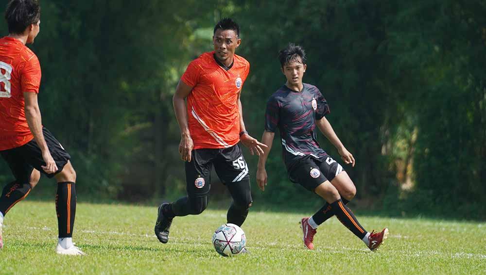 Asisten pelatih Persija, Sudirman mengatakan penting bagi pemain merasakan atmosfer pertandingan.