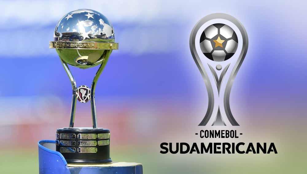 Trofi dan logo Copa Sudamericana.