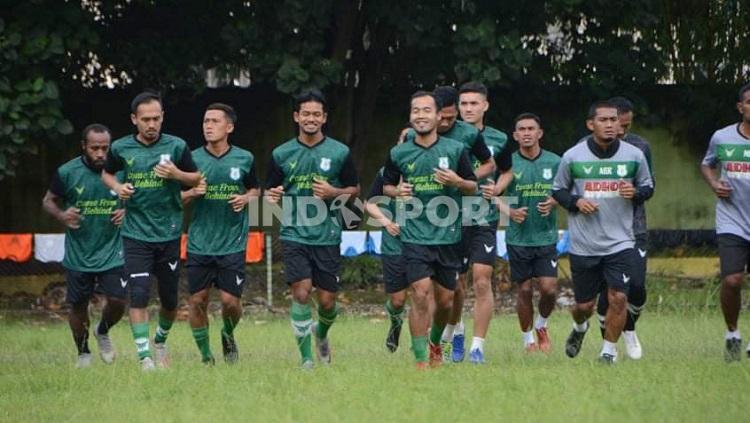 Menyongsong bergulirnya Liga 2 musim 2021, tim PSMS Medan kembali intens menggelar latihan rutin mereka di Stadion Mini Kebun Bunga, Medan, Rabu (25/8/21) sore.
