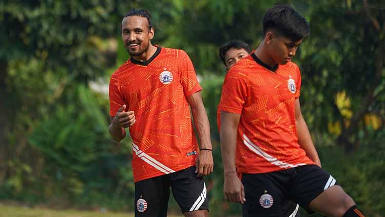 Rohit Chand sadar kamera usai melakukan selebrasi