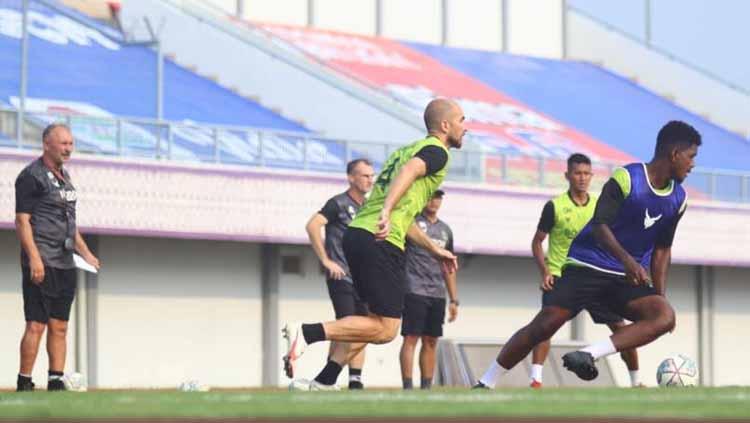 Pemain Tira Persikabo melakukan offisial traning jelang laga Liga 1 menghadapi Madura United, Jumat (03/09/21) di Stadion Indomilk Arena.