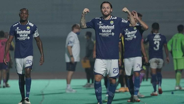Selebrasi Marc Klok usai mencetak gol untuk Persib Bandung di Liga 1.
