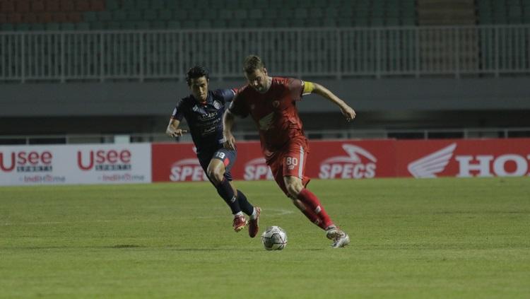 Aksi legiun asing PSM Makassar, Wiljan Pluim, saat menghadapi Arema FC di pekan pembuka BRI Liga 1 2021-2022.
