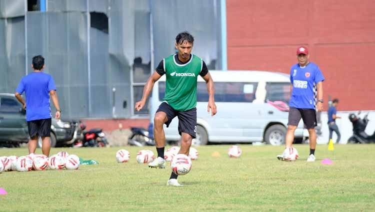 Pemain senior klub Liga 1 PSM Makassar, Zulkifli Syukur. - INDOSPORT