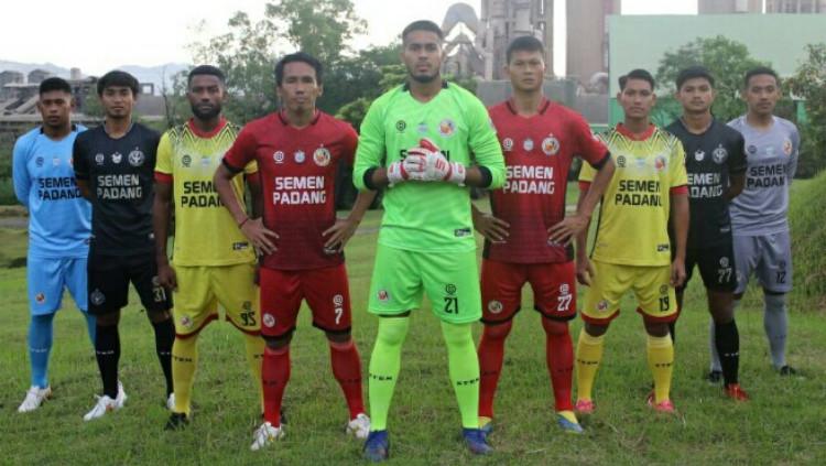 Jersey anyar Semen Padang