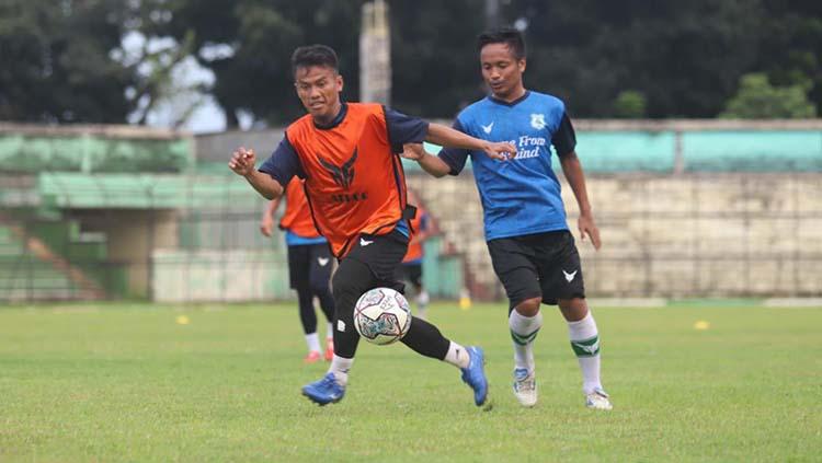 Skuat PSMS menjalani latihan rutin mereka di Stadion Teladan, Medan, Selasa (21/9/21) sore.