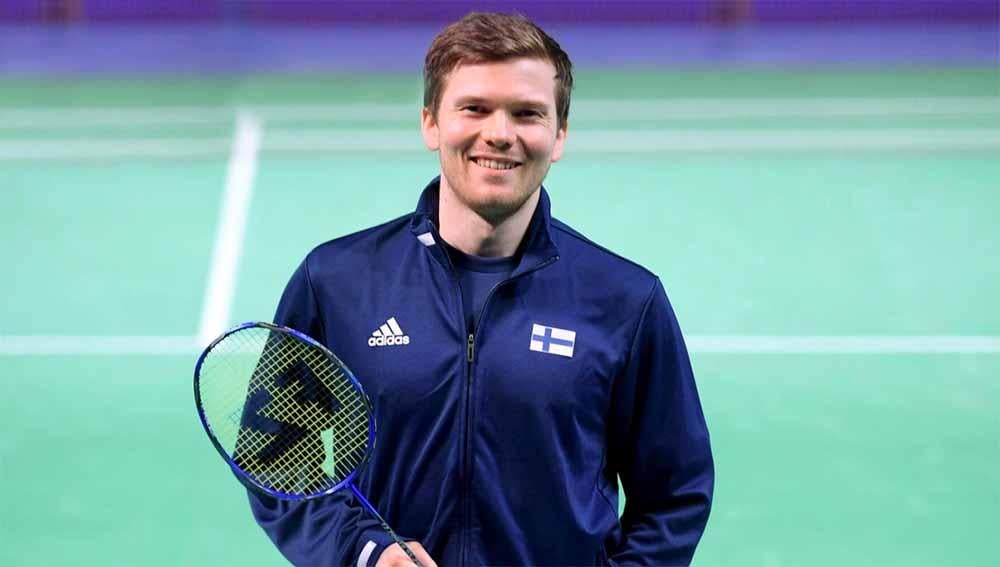 Viktor Axelsen kedatangan anggota baru di kamp pelatihan yang disebut netizen sebagai padepokan Dubai, yakni pemain tunggal putra asal Finlandia, Kalle Koljonen. - INDOSPORT