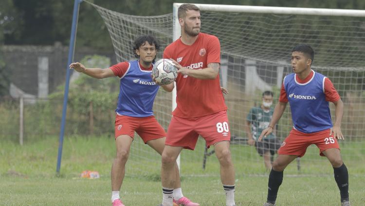 Head coach klub PSM Makassar, Milomir Seslija, sesumbar anak asuhannya mampu menikam Barito Putera lewat permainan sepak bola yang indah di Liga 1. - INDOSPORT