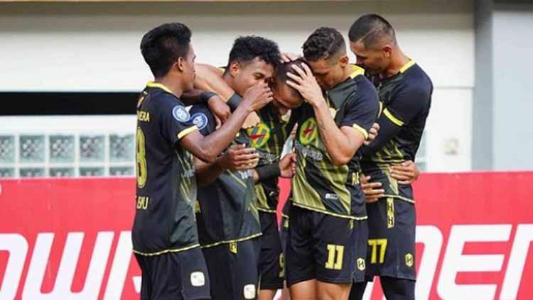 Aksi selebrasi pemain Barito Putera usai menaklukan PSM Makassar dengan skor 2-0 tanpa balas