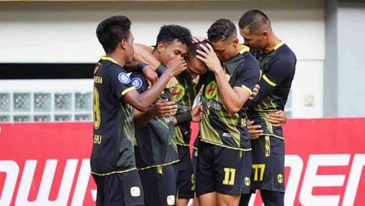 Aksi selebrasi pemain Barito Putera usai membobol gawang PSM Makassar di Liga 1. - INDOSPORT