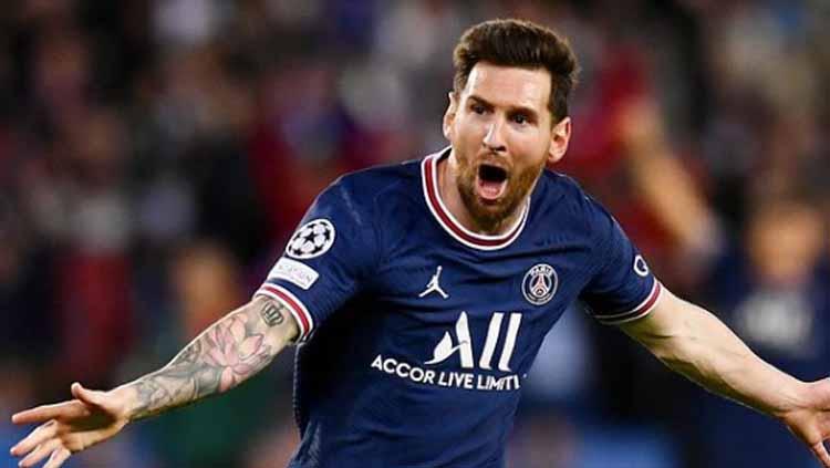 Indosport - Megabintang Paris Saint-Germain (PSG), Lionel Messi berada di ambang pintu keluar Parc des Princes markas Les Parisiens. Messi rupanya sudah menunjuk Inter Miami sebagai pelabuhan barunya nanti.