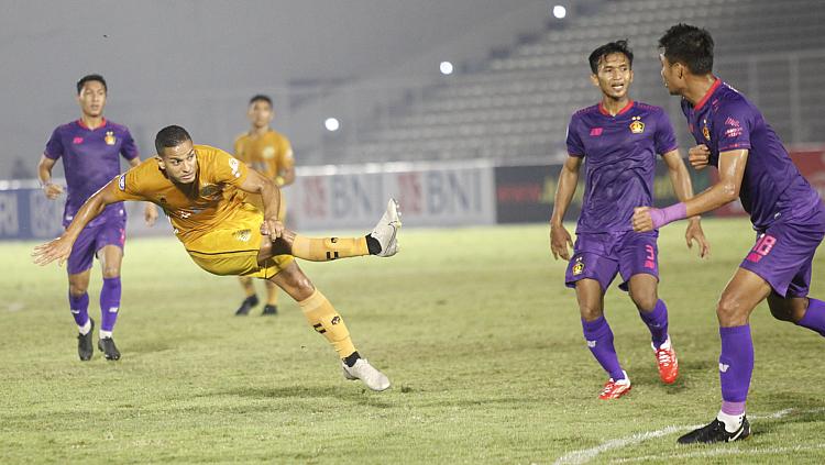 Proses terjadinya gol pertama Bhayangkara FC atas Persik yang dicetak oleh Renan Silva pada pekan kelima BRI Liga 1 2021-22 di Stadion Madya, Rabu (29/09/21).