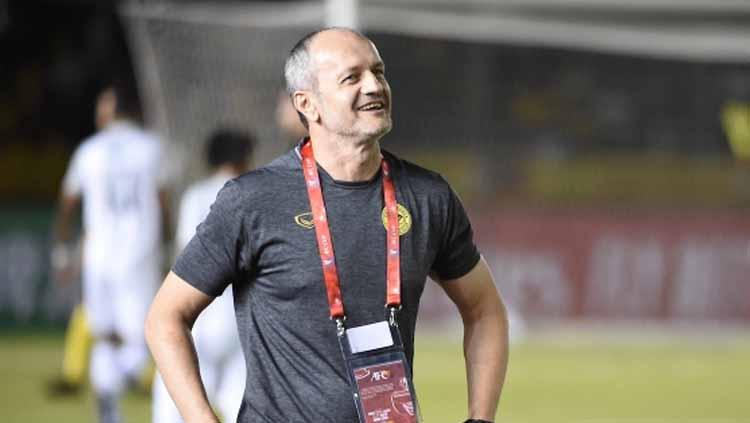 Pelatih Borneo FC Turut Bersimpati atas Insiden Kiper Persik - INDOSPORT