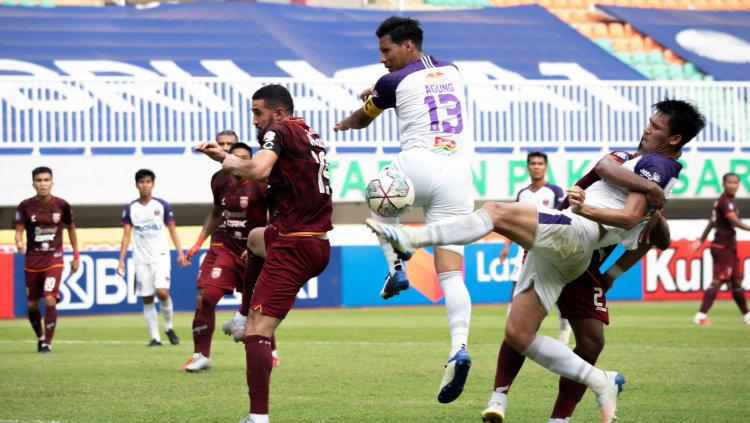 Pertandingan Liga 1 pekan keenam antara Persita vs Borneo FC di Stadion Pakansari, Sabtu (02/10/21).