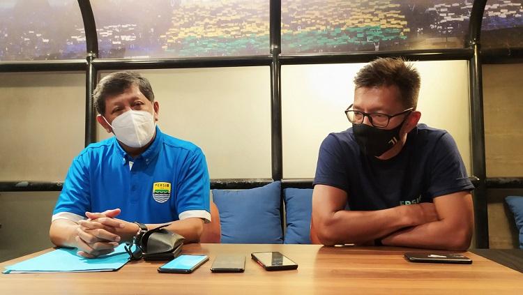 Meski pemecatan Robert Alberts menjadi bagian dari petisi bobotoh, manajemen memastikan pria Belanda itu tetap menjadi pelatih Persib Bandung musim ini.