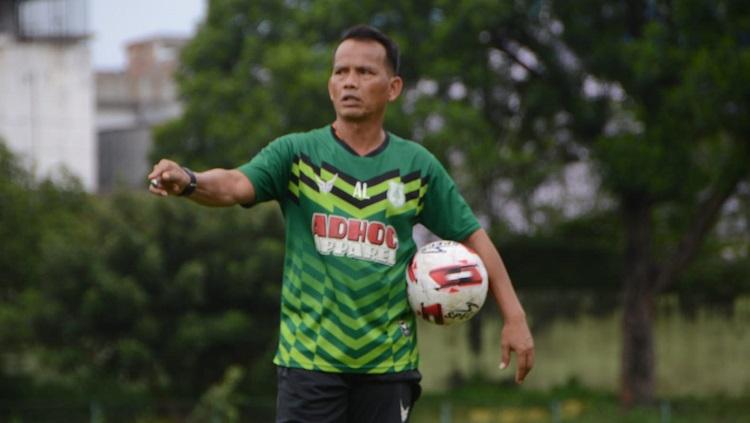 PSMS Medan akan melakukan evaluasi jelang babak 8 besar Liga 2 2021. Pelatih Ansyari Lubis pun buka suara terkait peluang evaluasi pemain. - INDOSPORT