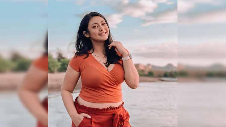 Artis cantik Ayu Anjani sibuk membagikan momen kebersamaan bareng ikan-ikan di lautan saat dirinya melakukan aktivitas scuba diving.