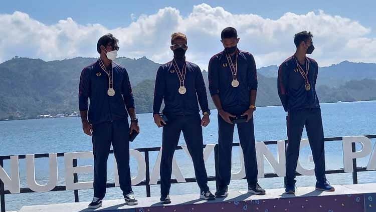 Pedayung Jabar di nomor M4X putra meraih medali emas rowing PON XX Papua.