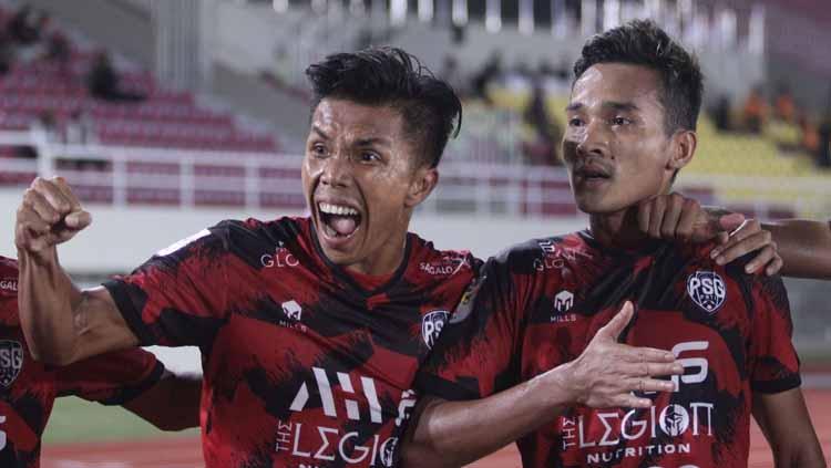 Pemain PSG Pati melakukan selebrasi melawan PSG alias AHHA PS Pati tetap menargetkan poin maksimal dalam laga penentuan degradasi menghadapi Hizbul Wathan (HW) FC di Stadion Manahan, Selasa (30/11/21). - INDOSPORT