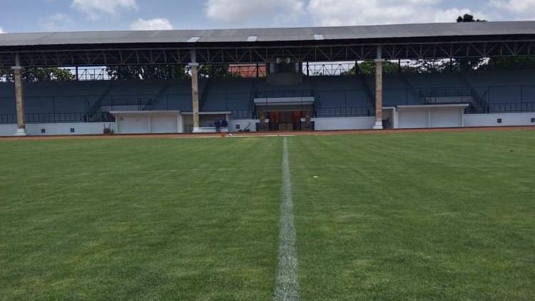 PT Liga Indonesia Baru (LIB) merenovasi Stadion Ngurai Rai, Denpasar, Bali, yang sempat menuai kririk karena dianggap kurang laya untuk Liga 1. - INDOSPORT