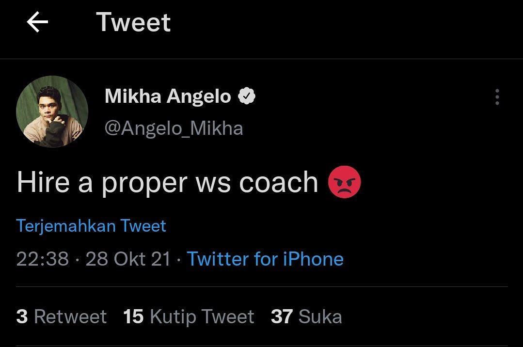 Tweet yang diduga Mikha Angelo kritik pelatih tunggal putri. Copyright: Twitter