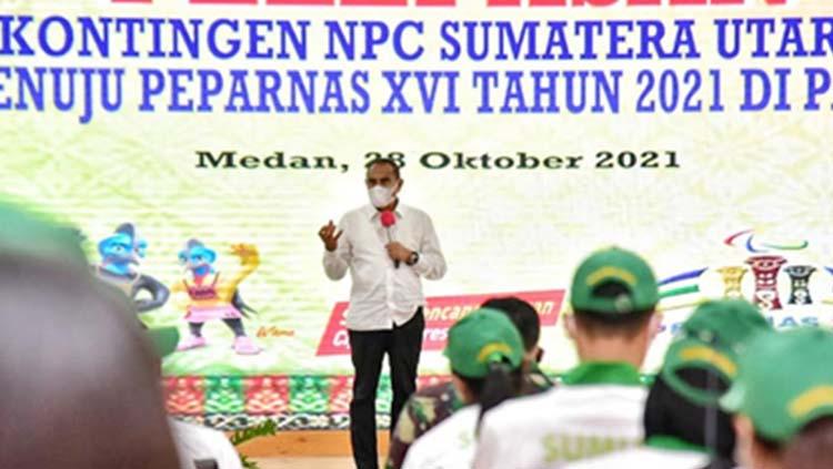 Gubernur Sumut, Edy Rahmayadi, saat melepas kontingen Sumut untuk berlaga di Peparnas Papua 2021. - INDOSPORT