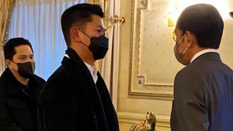 Ketua Satgas Percepatan Pembebasan Sanksi Badan Anti-Doping Dunia (WADA), Raja Sapta Oktohari didampingi Menteri BUMN Erick Thohir bertemu Presiden RI, Joko Widodo