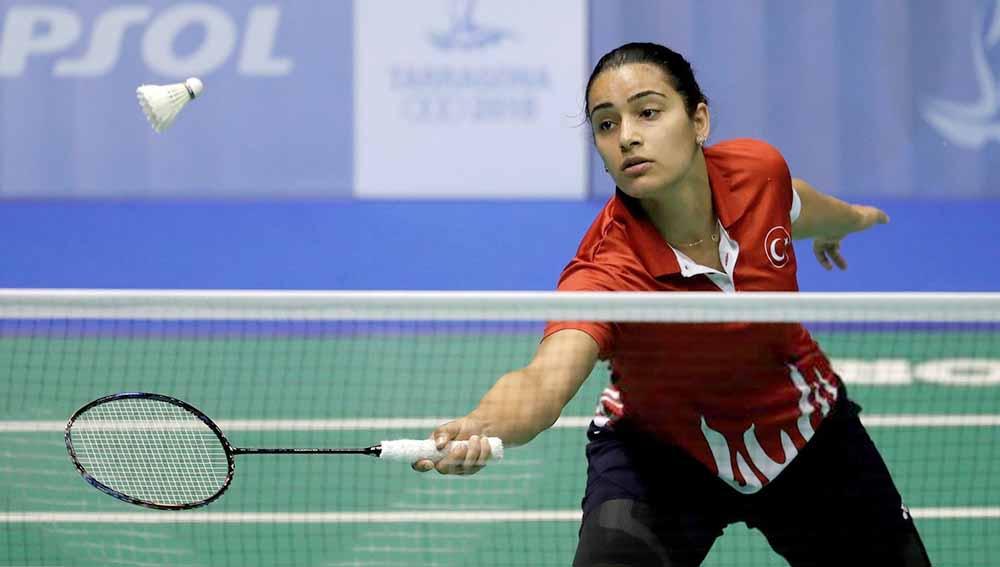 Pebulutangkis asal Turki, Aliye Demirbag mengalahkan juara bertahan HYLO Open Kirsty Gilmour di babak 32 besar, Selasa (31/11/21).