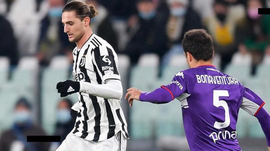 Massimiliano Allegri pasang badan untuk penyerang-penyerang Juventus usai hanya menang 1-0 atas sepuluh pemain Fiorentina di lanjutan Liga Italia. - INDOSPORT