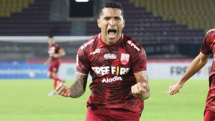 Persis Solo berhasil meraih kemenangan 2-0 atas Sriwijaya FC pada laga kedua Grup X babak 8 besar Liga 2 2021 di Stadion Pakansari, Minggu (19/12/21). - INDOSPORT