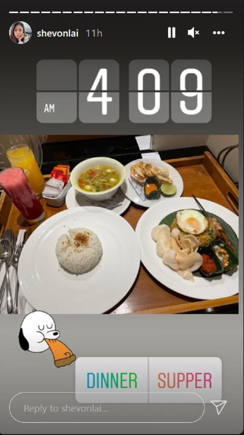 Shevon Lai Jaime membagikan foto makanan khas Indonesia yang sedang dinikmatinya. Copyright: Instagram.com/shevonlai