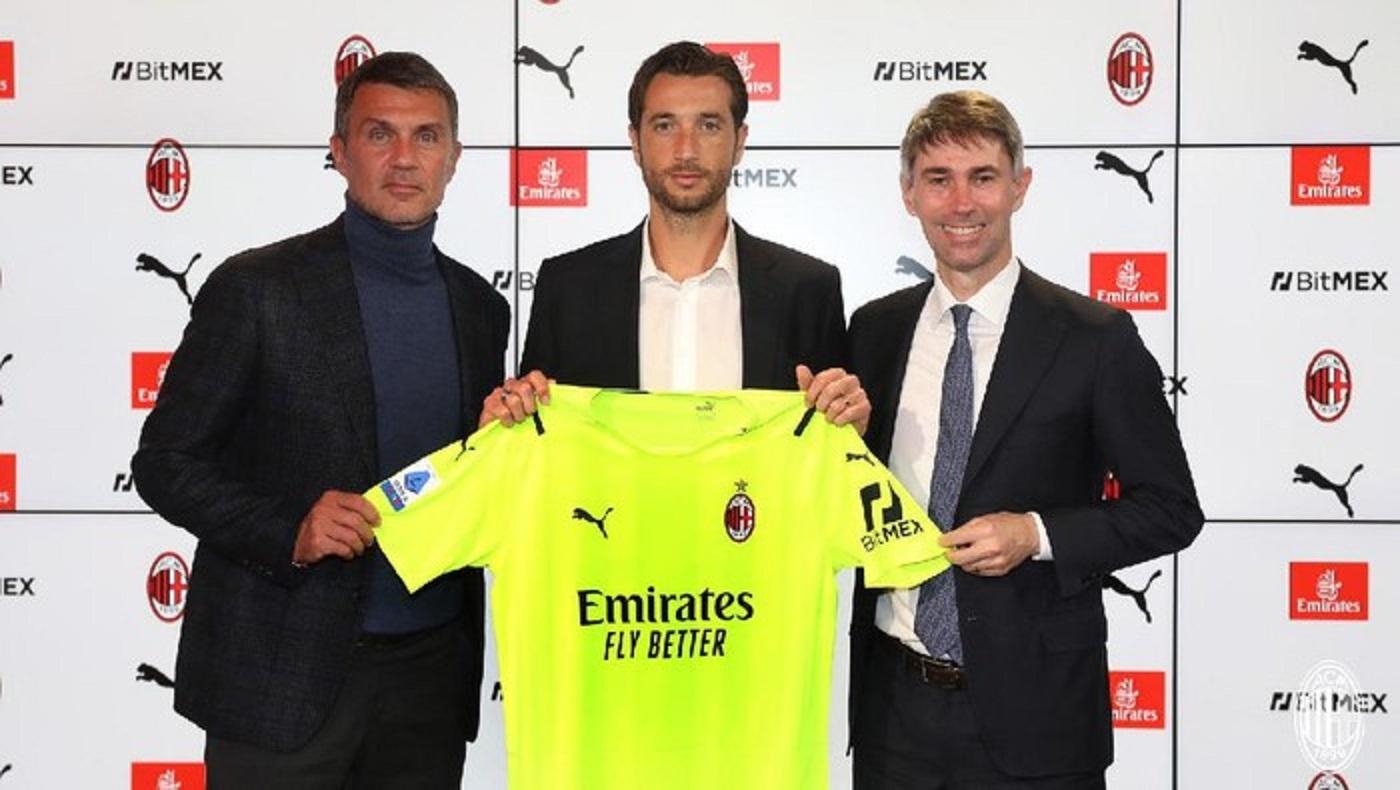 Kesempatan super langka bagi kiper AC Milan, Antonio Mirante, bakal jadi starter hadapi Juventus di laga Liga Italia (Serie A) 2023/2024. - INDOSPORT