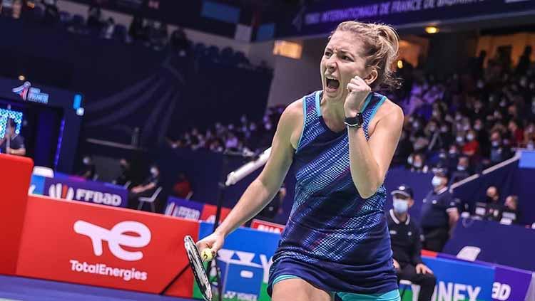 Pebulutangkis Cantik Polandia Main Kano di Pantai Jelang Indonesia Open