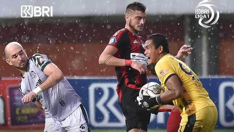 Situasi pertandingan Liga 1 antara Persipura Jayapura melawan Tira-Persikabo.