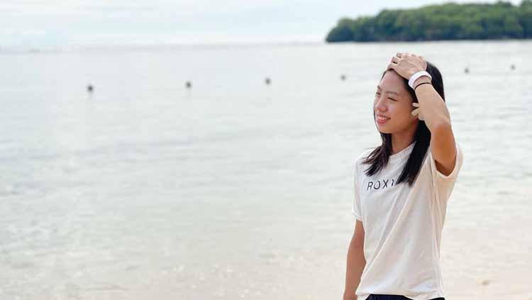 Sedang naik daun, pebulutangkis cantik Singapura, Yeo Jia Min, bikin netizen terkagum kala mengunggah senyum manis  saat menikmati weekend di Pantai Bali - INDOSPORT