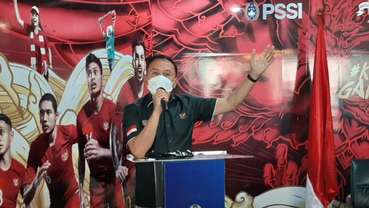 Ketua Umum PSSI Mochamad Iriawan dan Ketua Komite Disiplin PSSI Erwin Tobing ketika memberikan keterangan perihal match fixing di kantor pssi - INDOSPORT
