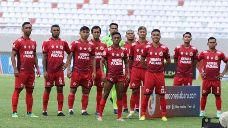 Indosport - Skuad Semen Padang di Liga 2 2021, laga terakhir grup A melawan KS Tiga Naga, Senin (29/11/21).