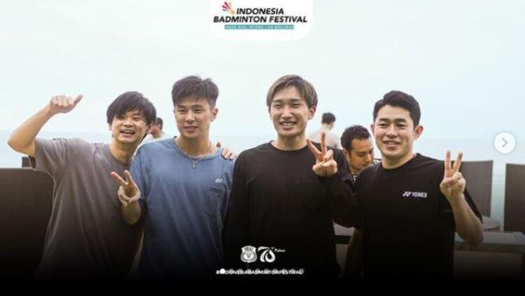 Pebulutangkis Jepang, Kento Momota, Takuro Hoki, Yugo Kobayashi, Yuta Watanabe saat berada di Bali - INDOSPORT