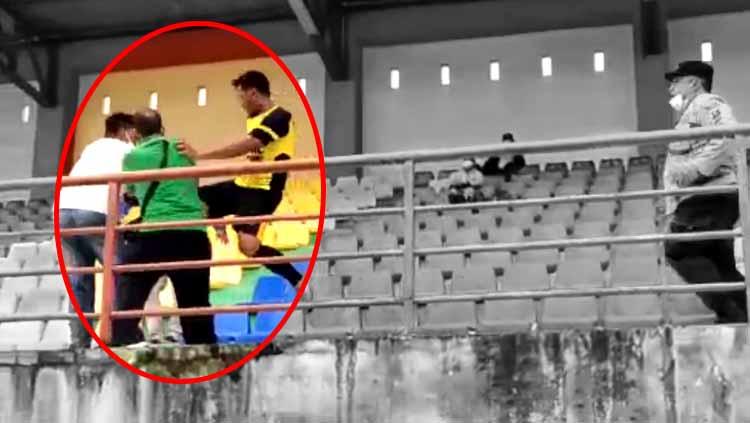 Eks Timnas dan PSMS, Saktiawan Sinaga, tendang penonton saat dirinya memperkuat salah satu tim Liga 3 Sumut. - INDOSPORT
