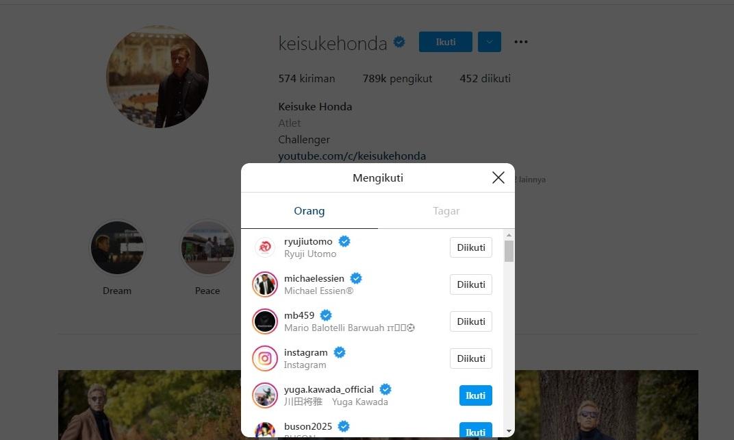 Manajer umum Timnas Kamboja, Keisuke Honda, memantau Ryuji Utomo lewat media sosial. Copyright: Instagram/keisukehonda