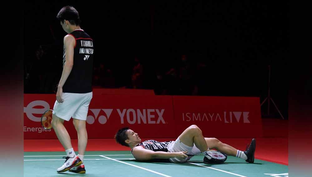 Ganda Indonesia, Marcus Gideon/Kevin Sanjaya harus jatuh bangun saat menghadapi ganda Jepang, Takuro Hoki/Yugo Kobayashi pada final BWF World Tour Final 2021 di Bali International Convention Center, Minggu (05/12/21).