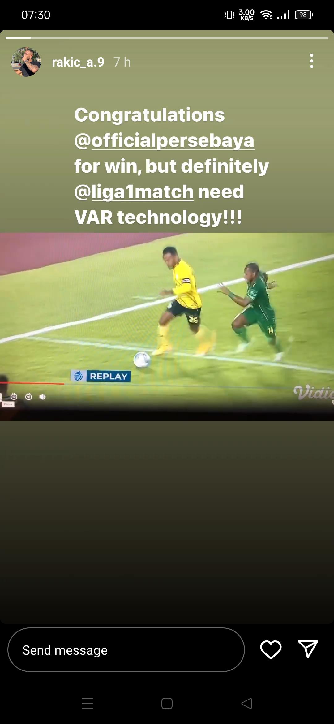 Striker Barito Putera, Aleksandar Rakić, menilai Liga 1 perlu VAR. Copyright: Instagram/rakic_a.9
