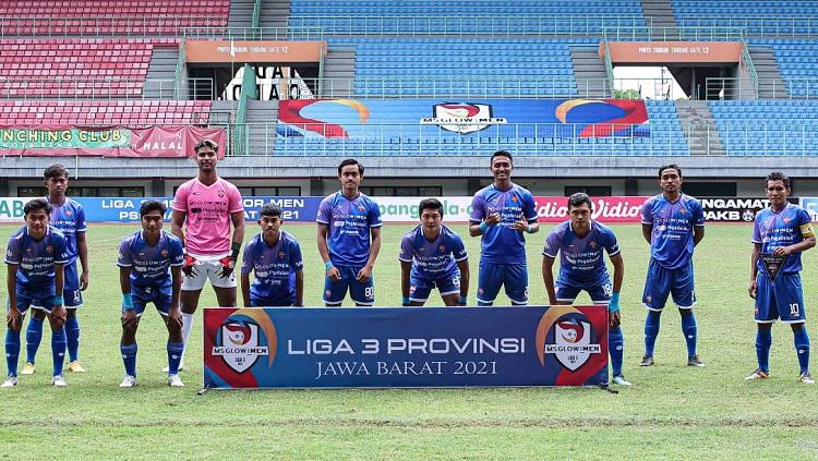 Skuat Depok City FC dalam pertandingan Liga 3.