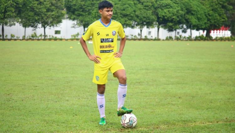 Arema FC meminjam Genta Alparedo untuk putaran kedua Liga 1 2021-2022.
