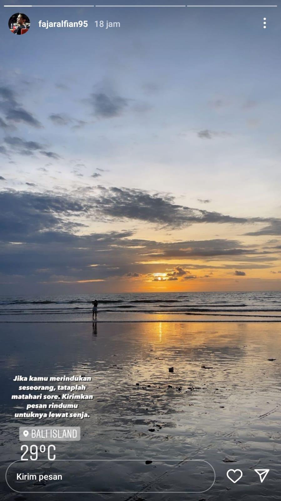 Fajar Alfian nikmati waktu liburan di Bali Copyright: Instagram/@fajaralfian95