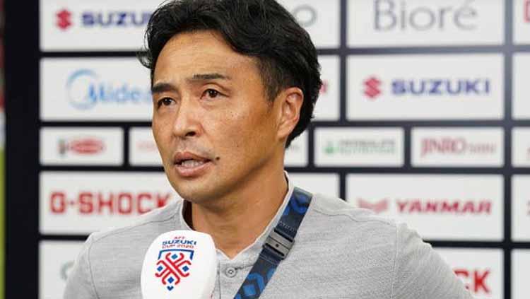 Eks pelatih Singapura, Tatsuma Yoshida yang kini menangani tim J2 League Ventforet Kofu. - INDOSPORT
