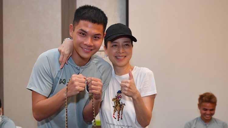 Asosiasi Sepakbola Thailand, FAT akhirnya memutuskan nasib Nualphan Lamsam pasca wanita berusia 56 tahun tersebut terseret skandal pelecehan seksual.