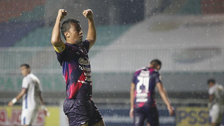 Hamka Hamzah saat membela RANS Cilegon FC di final Liga 2 melawan PSIM Yogyakarta.