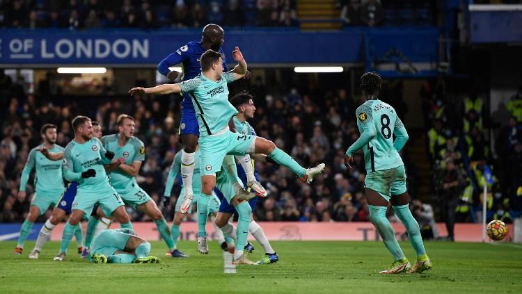 Tandukan Romelu Lukaku (Chelsea) yang berhasil menjebol gawang Brighton, Kamis (30/12/21).