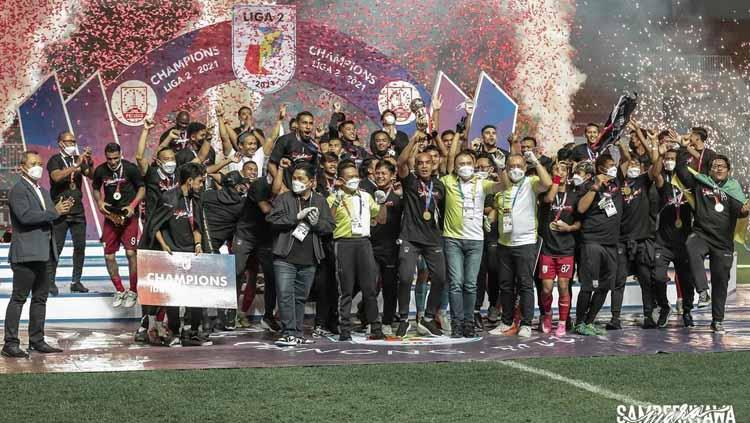 Kemeriahan kemenangan juara Liga 2 2021 Persis Solo. - INDOSPORT